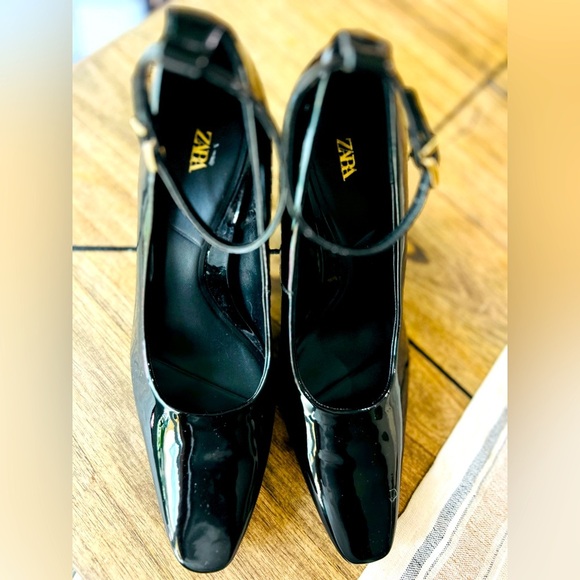 ZARA Patent Heels With Ankle Strap black color size 39 - Picture 16 of 16